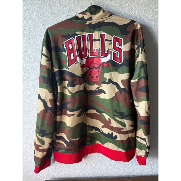 Chicago Bulls NBA Camo Track Jacket Full Zip Red White Stripe XLARGE - Picture 4 of 6